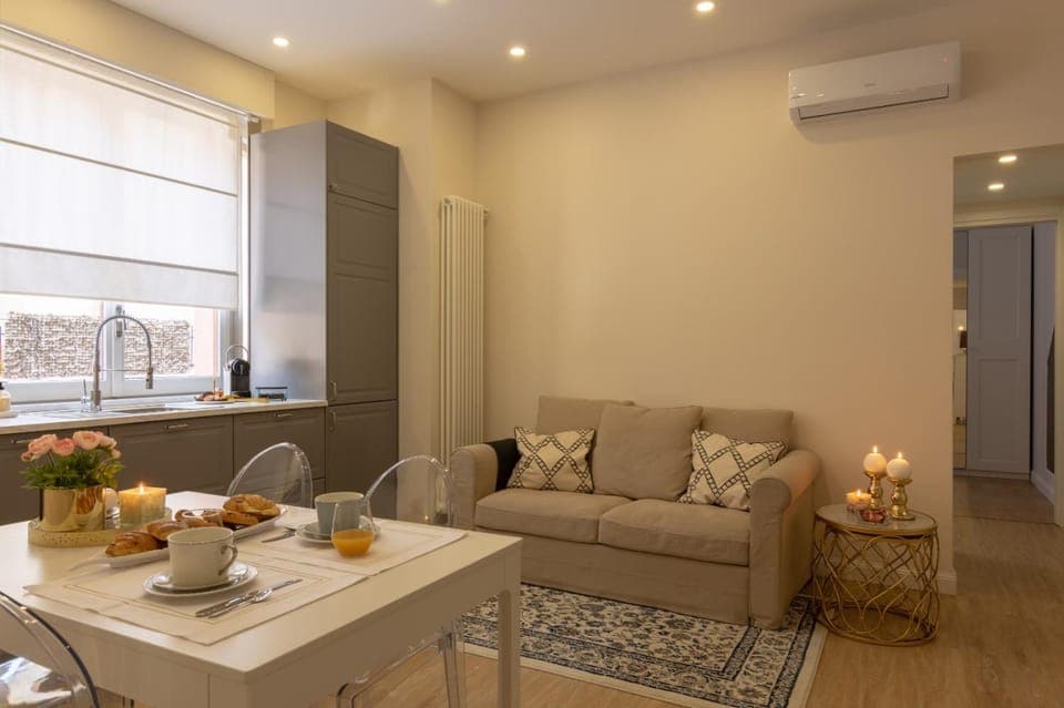 Kitchen or kitchenette, Living room