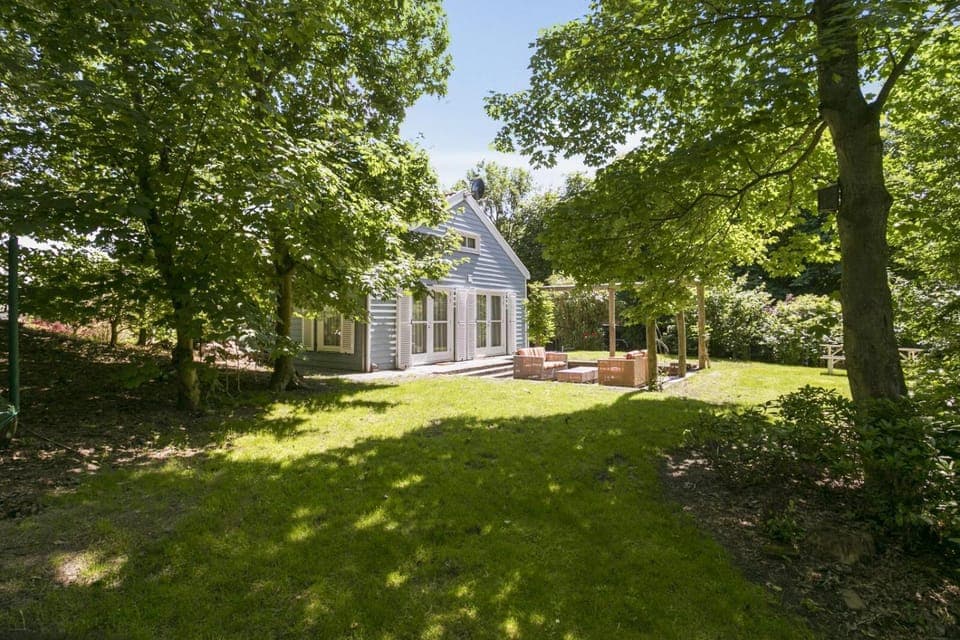 Property building, Day, Natural landscape, Garden, Garden view