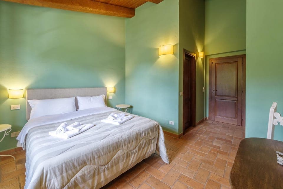 Bedroom, Mountain view, Pool view