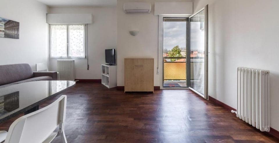 TV and multimedia, Seating area, Dining area, internet, air conditioner