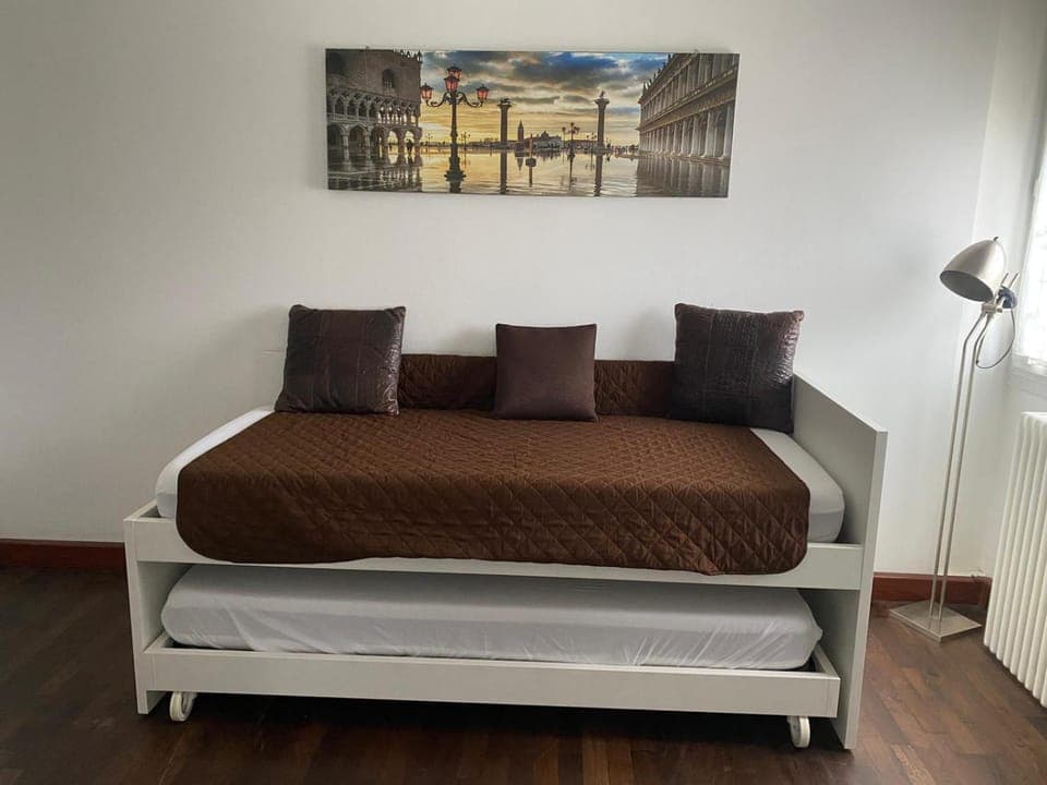 Living room, bunk bed