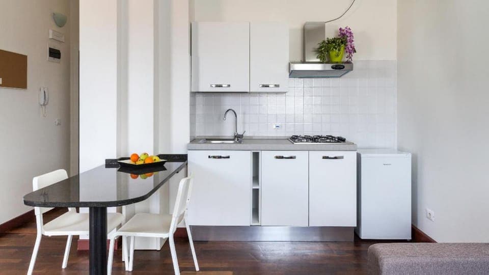 Kitchen or kitchenette, pet friendly, stove