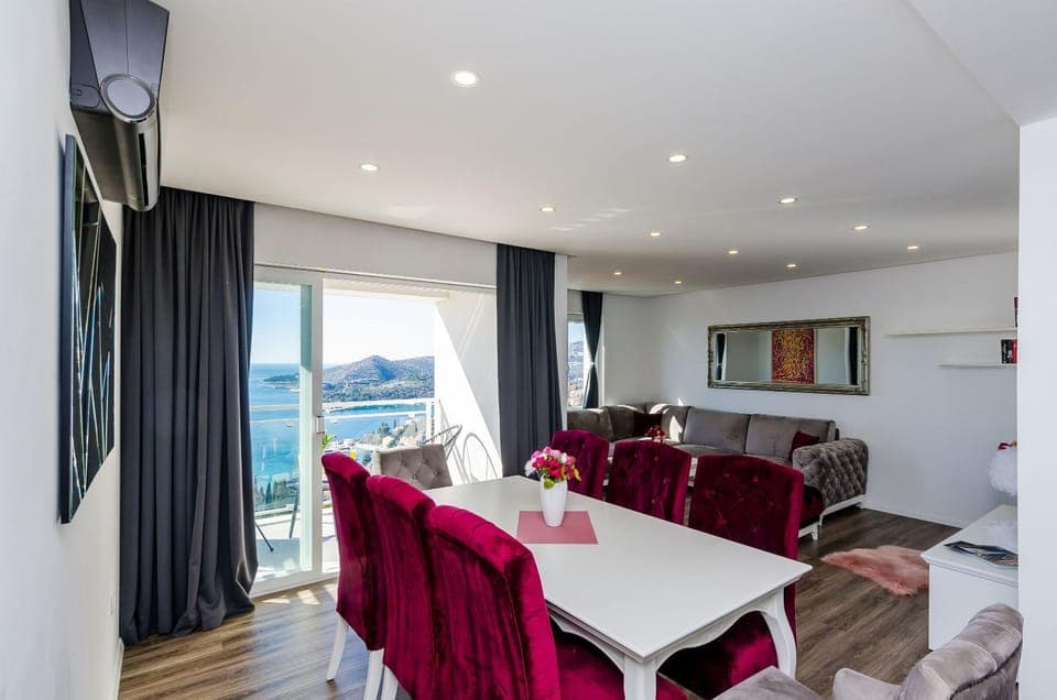Living room, Dining area, Sea view