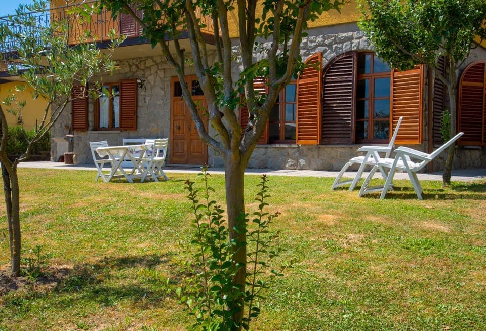 Property building, Facade/entrance, Garden, Garden view