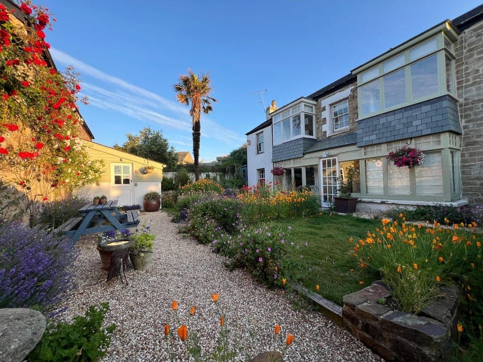 Property building, Garden