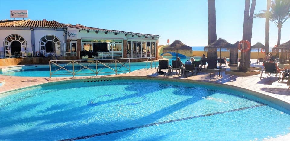 Lounge or bar, Swimming pool