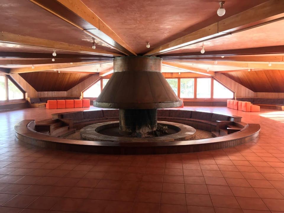 Communal lounge/ TV room