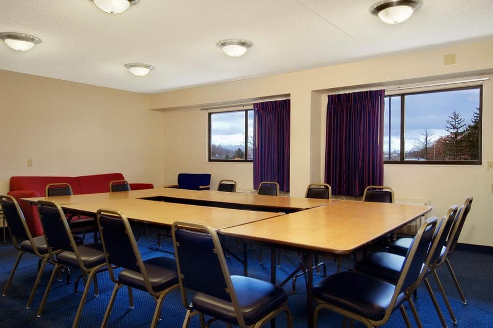 Meeting/conference room