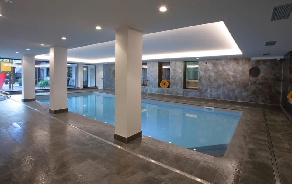 Swimming pool, Swimming pool