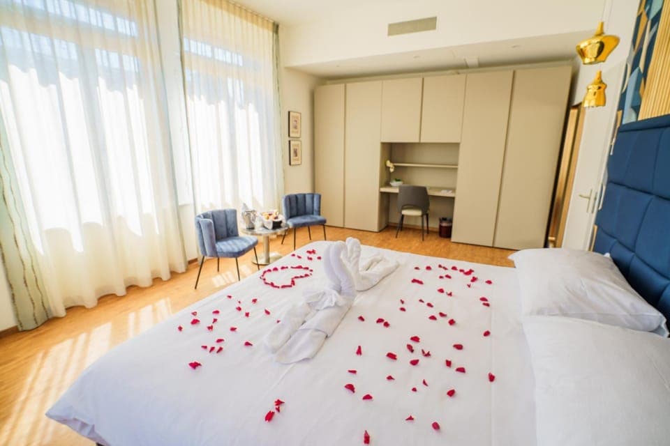 Bed, Decorative detail, Bedroom