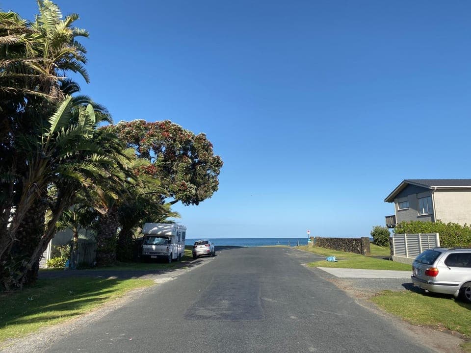 Neighbourhood, Beach