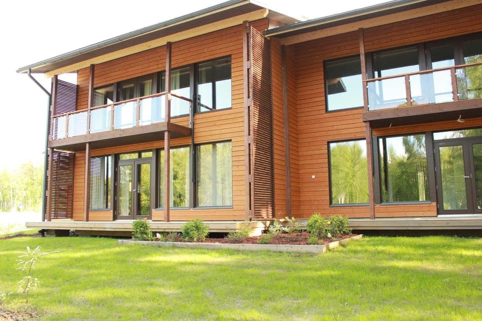 Property building, Day