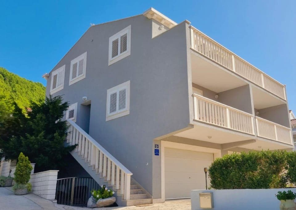 Property building, Balcony/Terrace