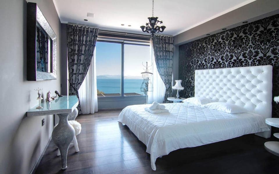 Bed, Bedroom, Sea view
