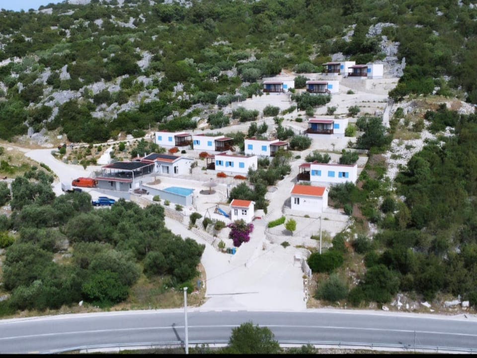 Bird's eye view, Mountain view, Location