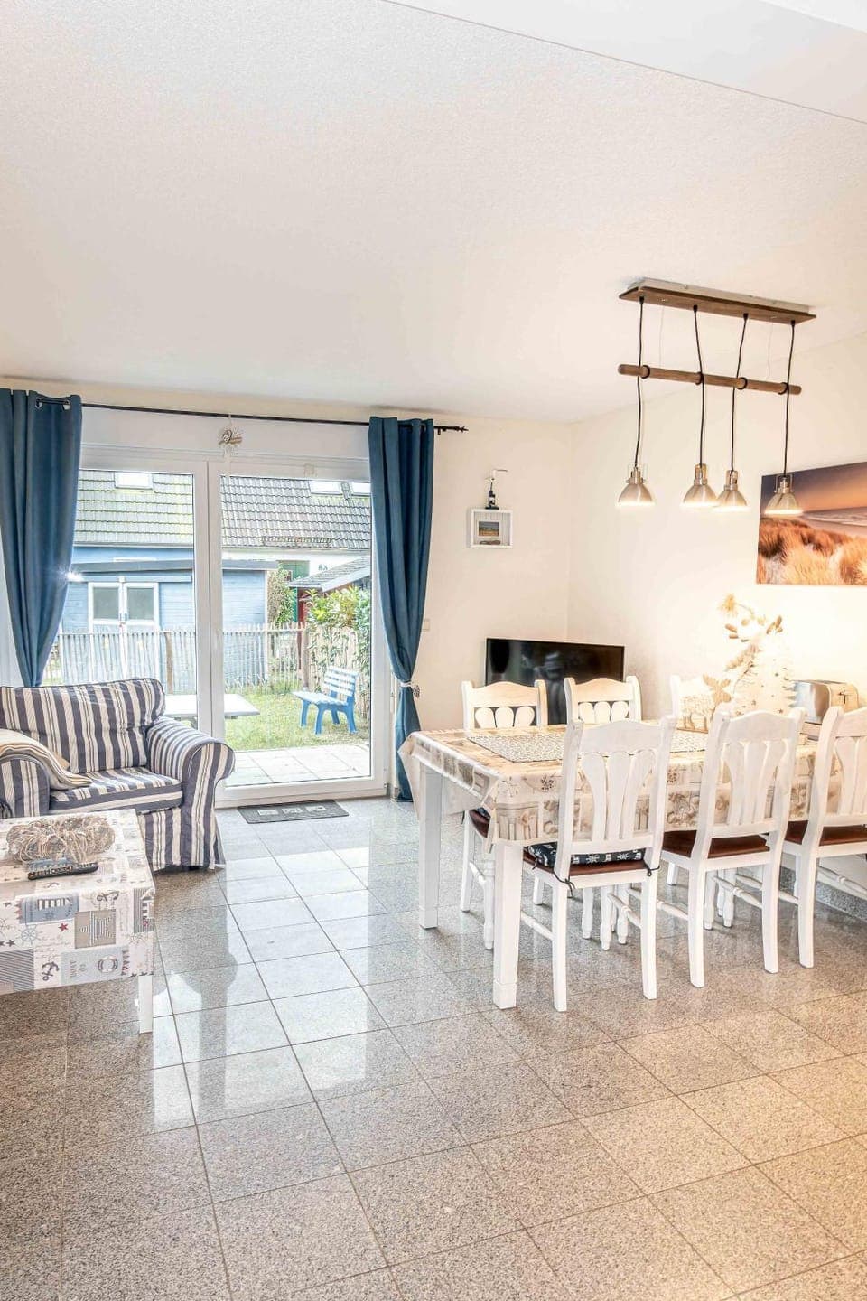 View (from property/room), Living room, Dining area