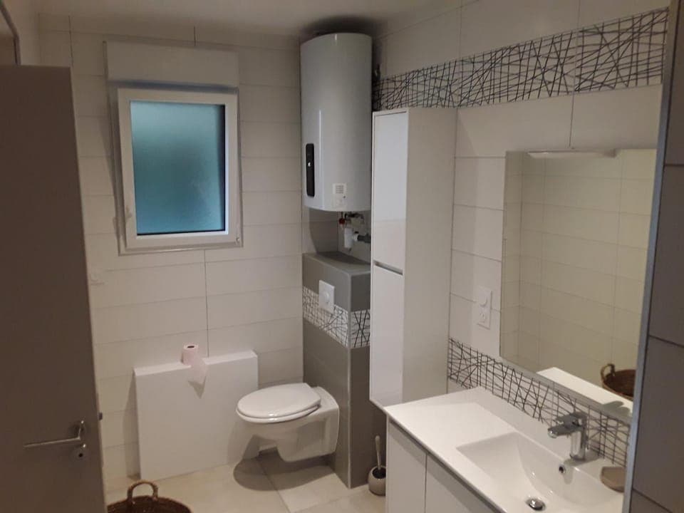 Shower, Toilet, Bathroom, Bathroom