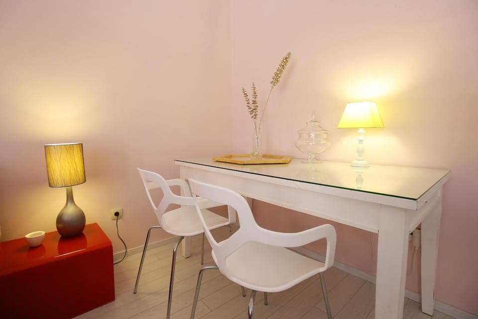 Seating area, Bedroom