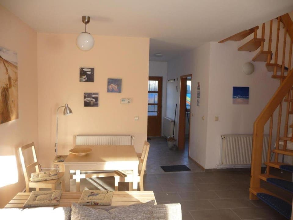 Seating area, Dining area