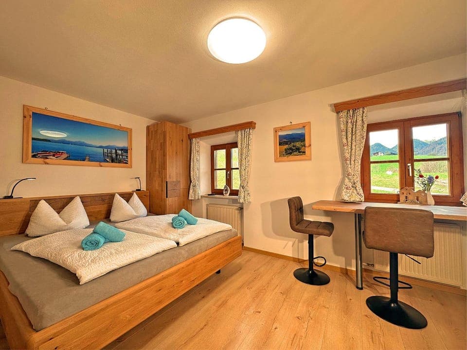 Bed, View (from property/room), Dining area, Mountain view, towels