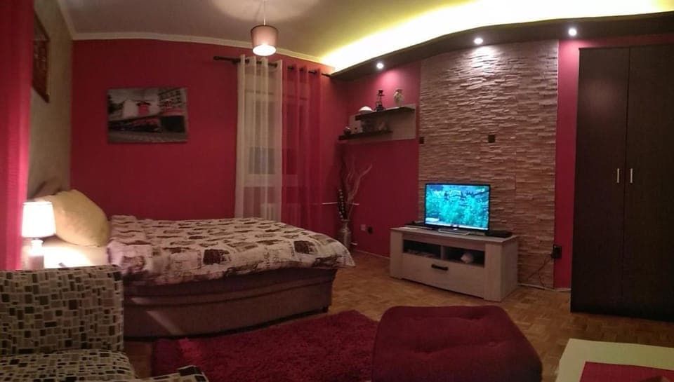 Communal lounge/ TV room, TV and multimedia, Bedroom
