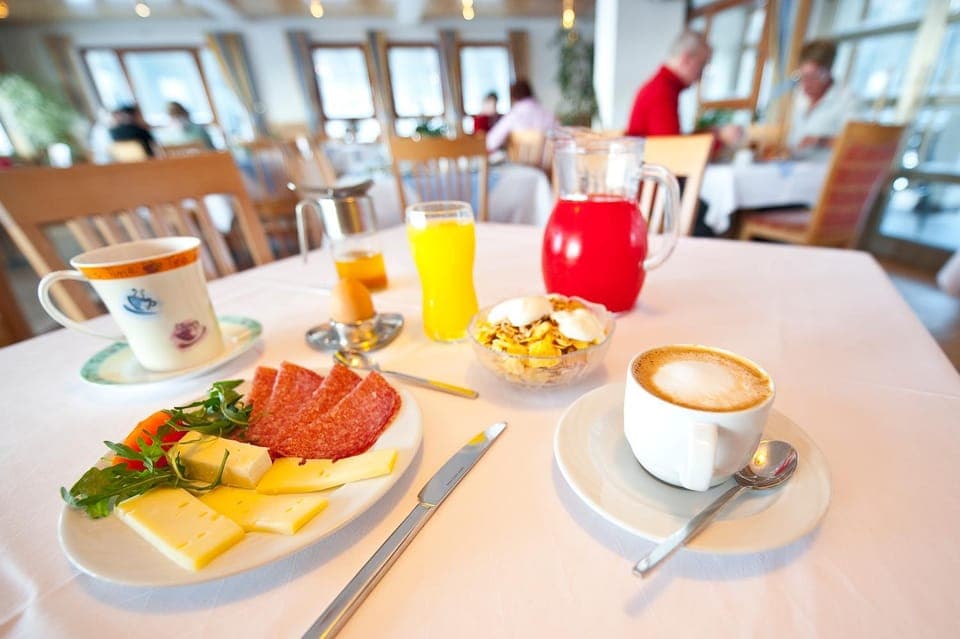 Breakfast, Buffet breakfast