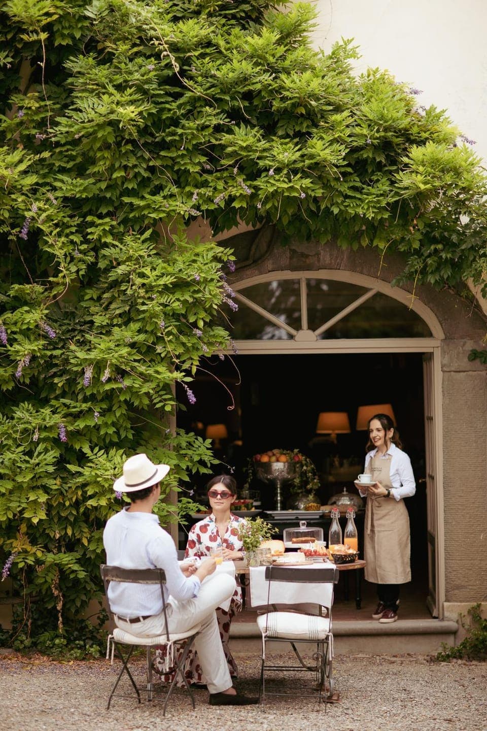 Garden, Food and drinks, Banquet/Function facilities, Garden view, group of guests