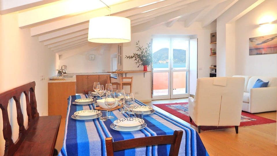 Coffee/tea facilities, Dining area