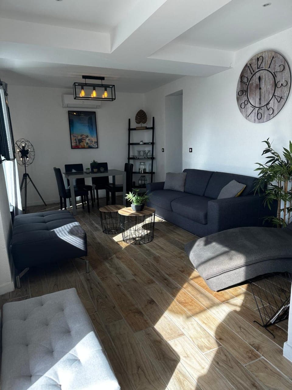 TV and multimedia, Living room, Seating area