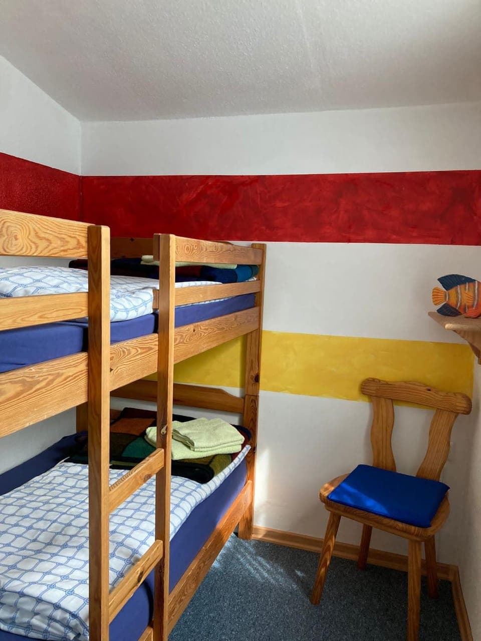 Bed, Photo of the whole room, bunk bed