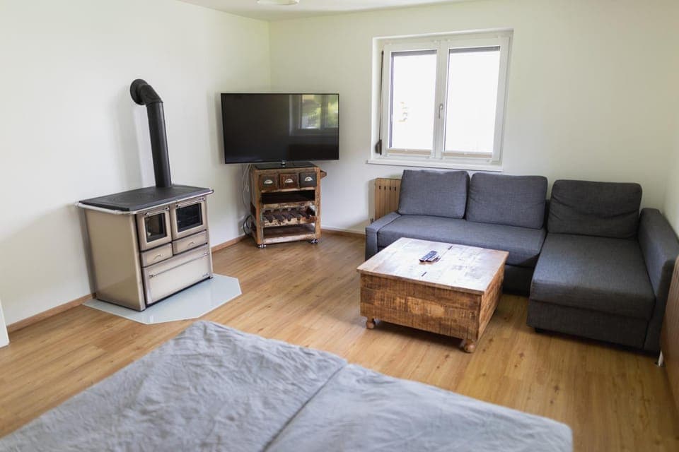 TV and multimedia, Living room, Photo of the whole room, Seating area