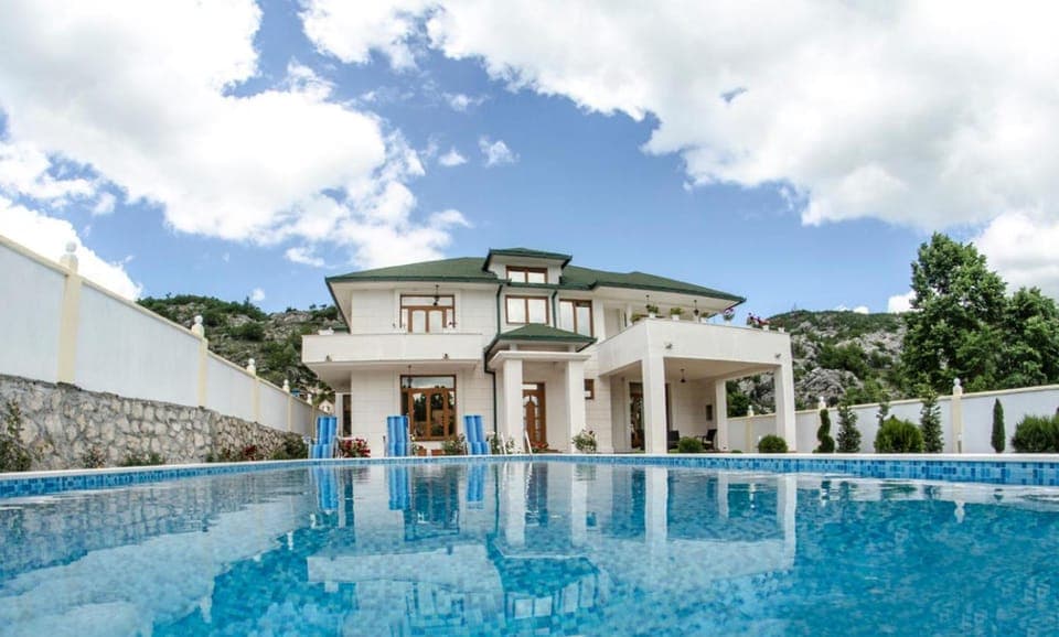 Facade/entrance, Garden, Swimming pool