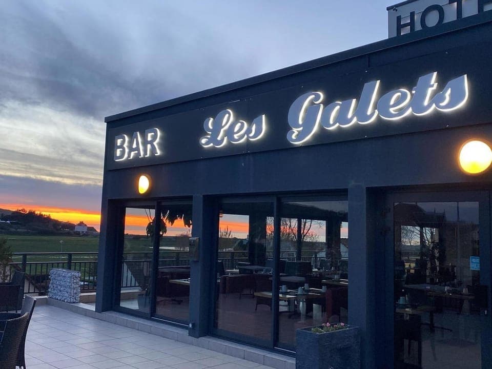 Natural landscape, Banquet/Function facilities, Sunset