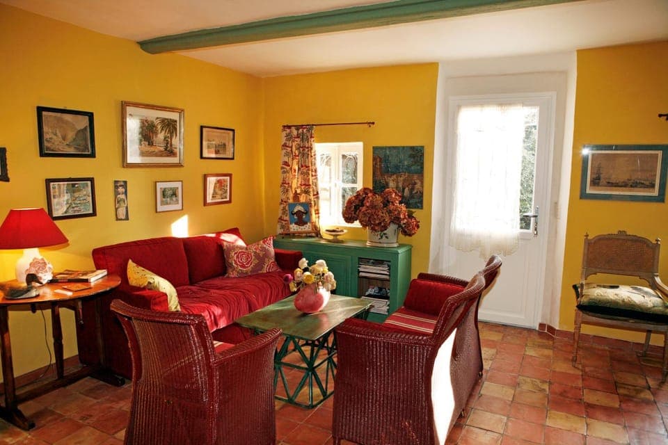 Living room, Seating area