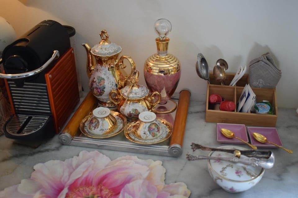 Coffee/tea facilities, Photo of the whole room