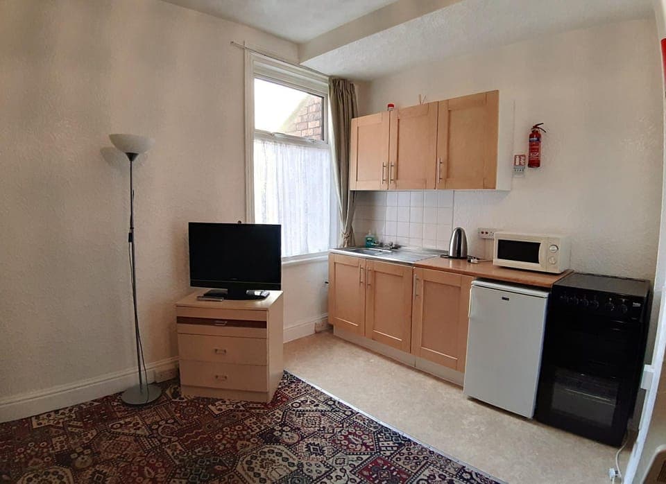 Kitchen or kitchenette, Living room, Dining area, Bedroom