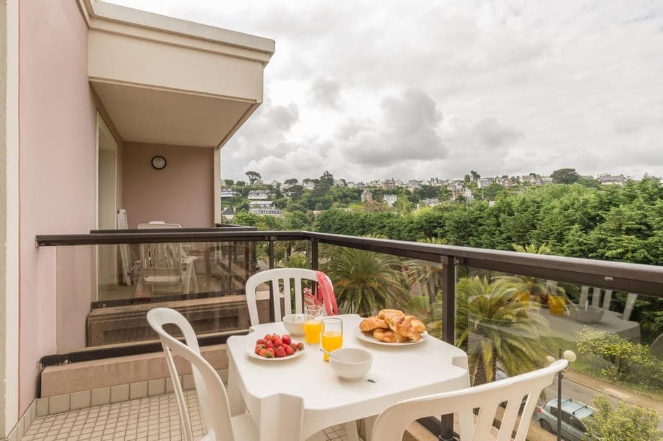 Day, Balcony/Terrace, Food and drinks, Dining area