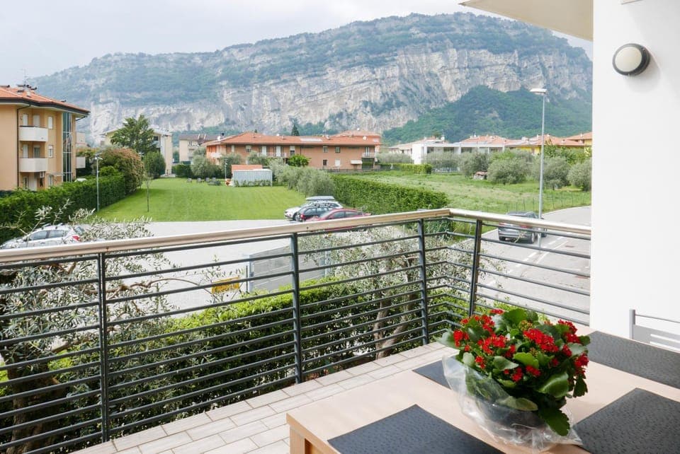 Balcony/Terrace, Mountain view