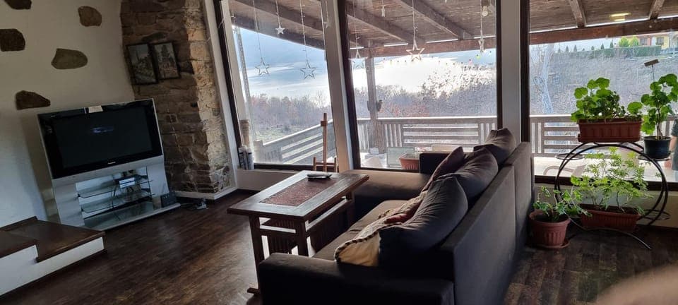 Living room, Lake view, Landmark view