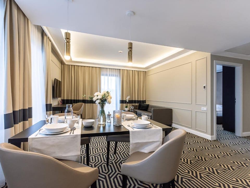 Living room, Seating area, Dining area