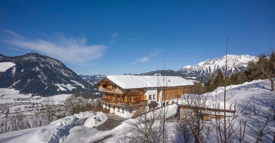 Facade/entrance, Winter