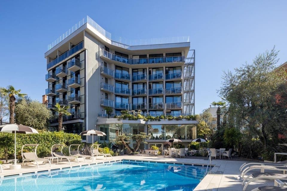 Property building, Swimming pool