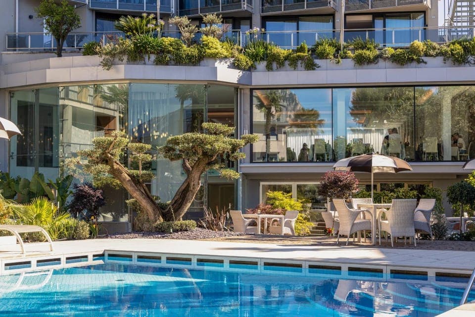 Property building, Swimming pool