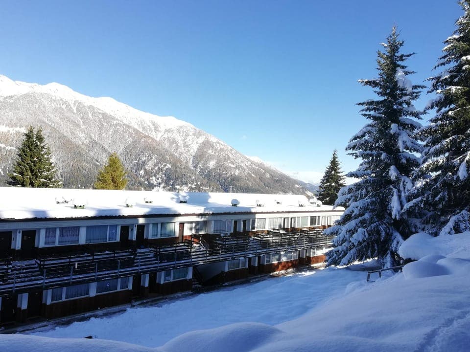 Facade/entrance, Day, Winter, On site