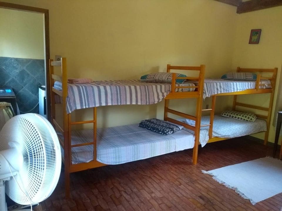 Casa dois andares com área de churrasco em Ibitipoca House in State of Rio de Janeiro