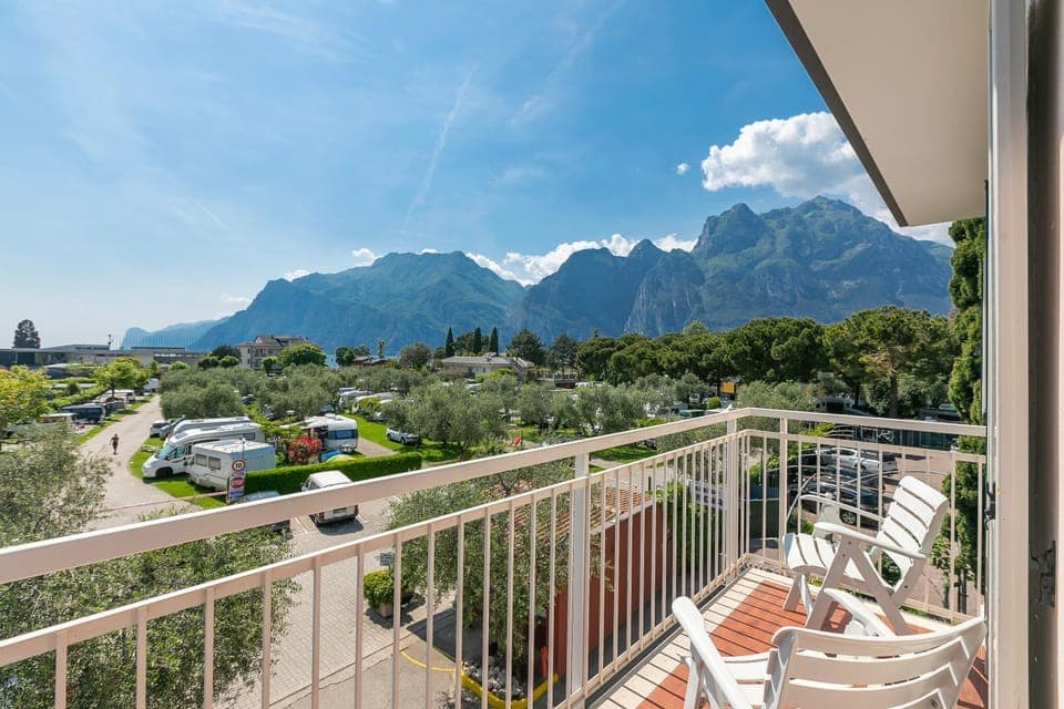 Balcony/Terrace, Mountain view