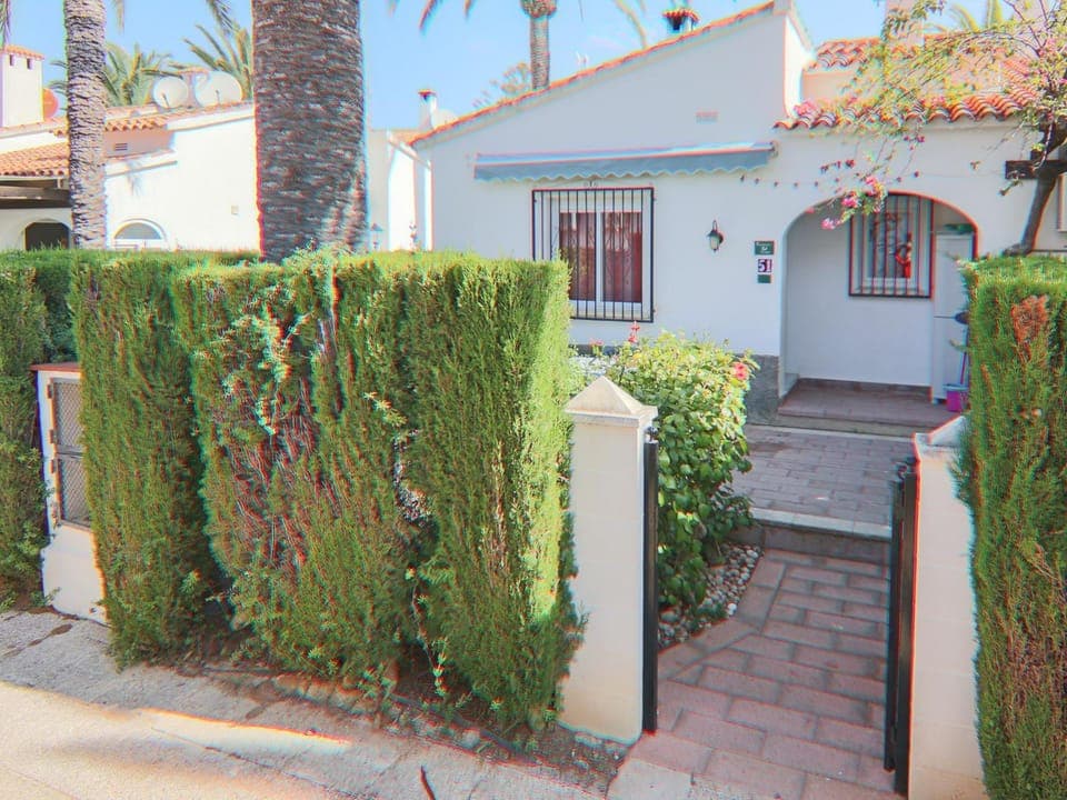 Facade/entrance, Off site