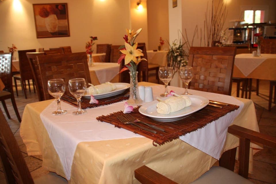 Dining area, Breakfast