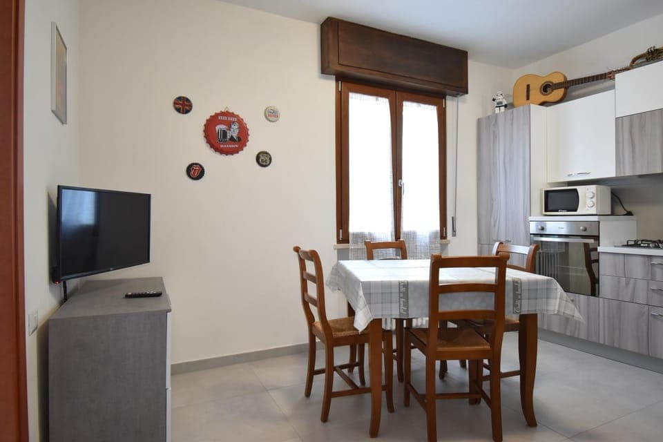 Bed, Kitchen or kitchenette, Living room, Dining area, Garden view