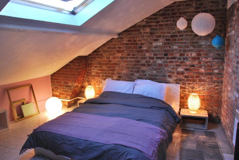 Photo of the whole room, Decorative detail